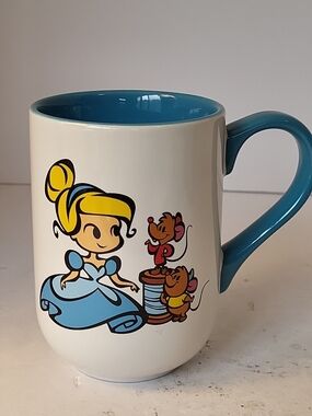 Disney Themeparks Exclusive Ceramic Cinderella Mug